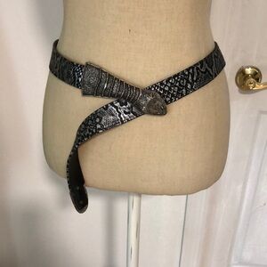 Vintage 1980’s Snake Leather belt